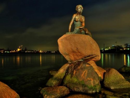 103 года назад В Копенгагене открыт памятник Русалочке