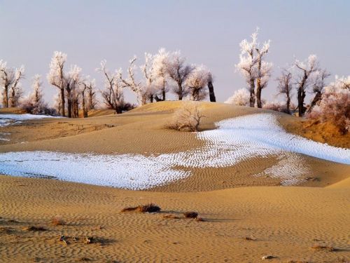 Заснеженные пески Сахары